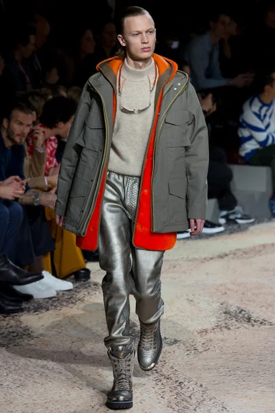 Look 26